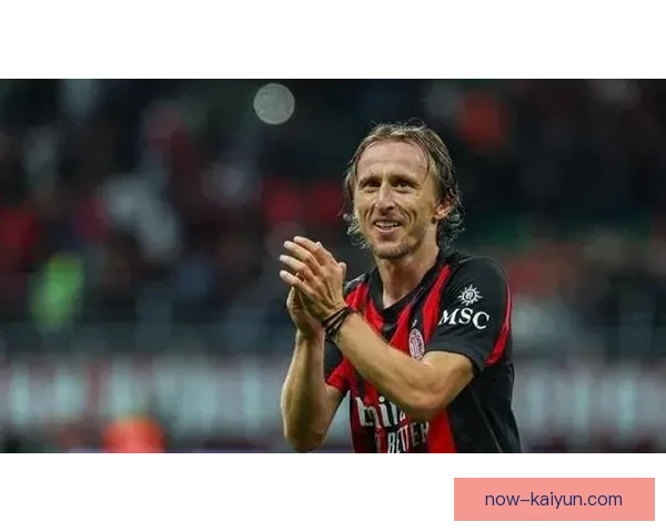 莫德里奇近期表现稳健，技术风格与中场控制力持续提升